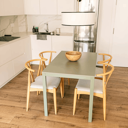 ダイニングテーブル